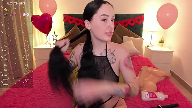 Snapshot of missAngellina chatting on 02-25-25, 05:08 missAngellina online show from 02-25-25, 05:08