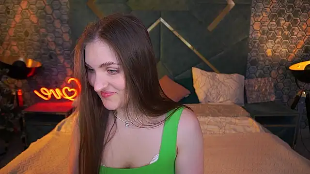 EmmyCharmm online show from 02-01-26, 06:34