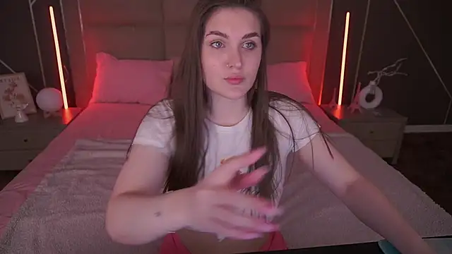 EmmyCharmm online show from 03-24-26, 06:29