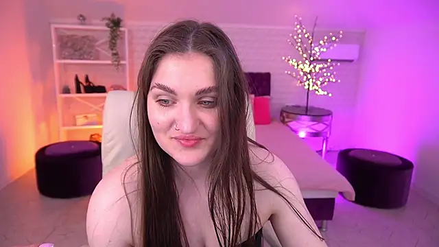 EmmyCharmm online show from 05-18-26, 05:57