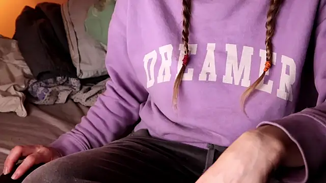 Snapshot of xxpixeyxx chatting on 03-07-25, 12:01 xxpixeyxx online show from 03-07-25, 12:01