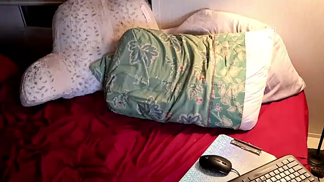 Snapshot of xxpixeyxx chatting on 09-09-25, 02:22 xxpixeyxx online show from 09-09-25, 02:22