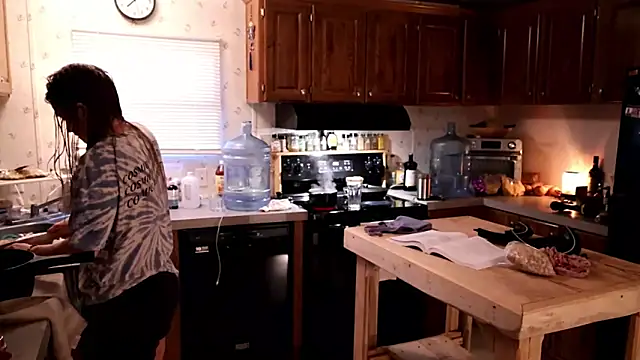 Snapshot of xxpixeyxx chatting on 09-19-25, 12:28 xxpixeyxx online show from 09-19-25, 12:28