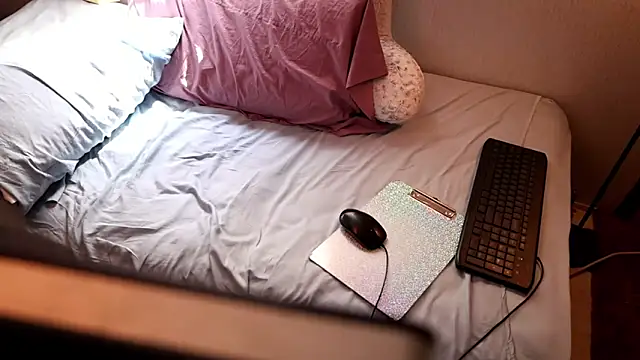 Snapshot of xxpixeyxx chatting on 09-23-25, 06:22 xxpixeyxx online show from 09-23-25, 06:22