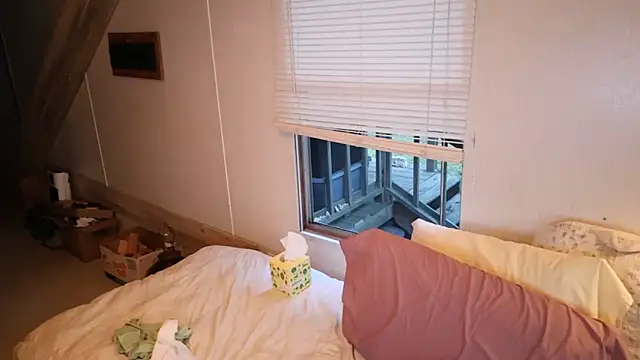 Snapshot of xxpixeyxx chatting on 09-26-25, 11:42 xxpixeyxx online show from 09-26-25, 11:42