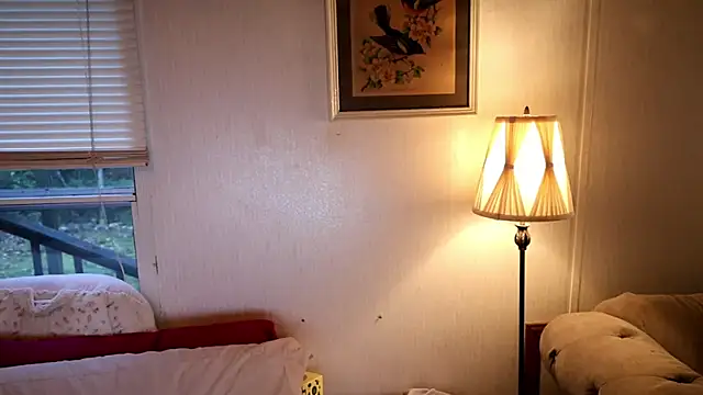 Snapshot of xxpixeyxx chatting on 10-20-25, 01:00 xxpixeyxx online show from 10-20-25, 01:00