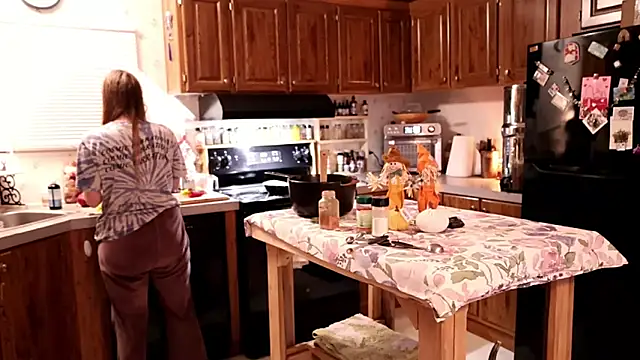 Snapshot of xxpixeyxx chatting on 10-31-25, 01:06 xxpixeyxx online show from 10-31-25, 01:06