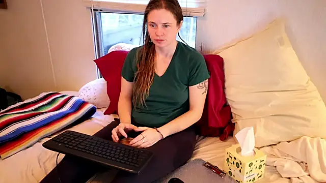 Snapshot of xxpixeyxx chatting on 11-02-25, 01:35 xxpixeyxx online show from 11-02-25, 01:35