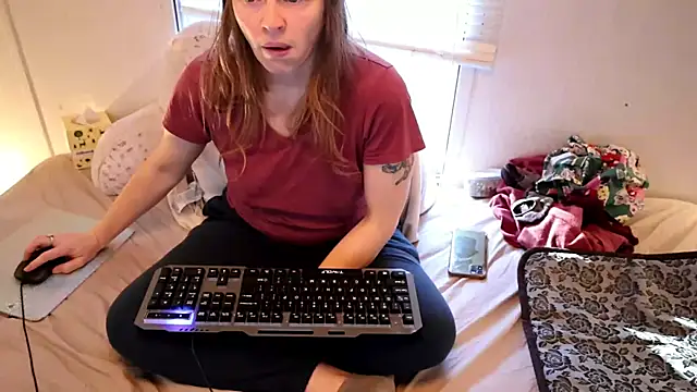 Snapshot of xxpixeyxx chatting on 11-26-25, 02:18 xxpixeyxx online show from 11-26-25, 02:18