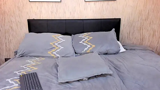 JulietaHazze online show from 02-25-25, 12:34