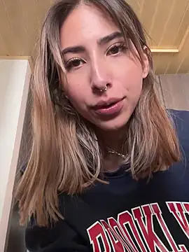 Ameellie online show from 01-18-25, 03:05