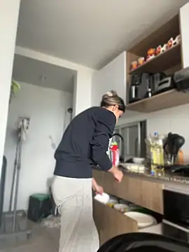 Ameellie online show from 04-15-26, 03:30