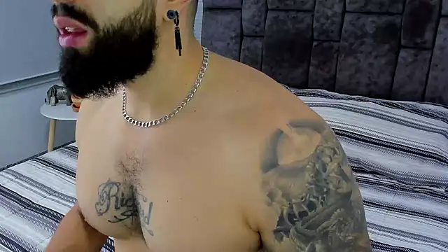 Zack Froone online show from 02-06-25, 01:43