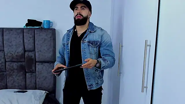 Zack Froone online show from 02-20-25, 07:41