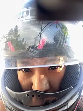 yoonipooni online show from 12-15-24, 09:35