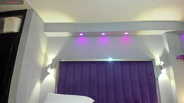 Snapshot of SaraRiley chatting on 10-20-25, 10:32 SaraRiley online show from 10-20-25, 10:32