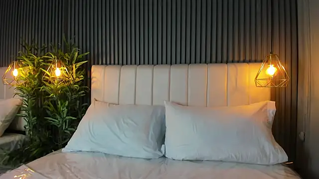 Snapshot of SaraRiley chatting on 11-14-25, 10:40 SaraRiley online show from 11-14-25, 10:40