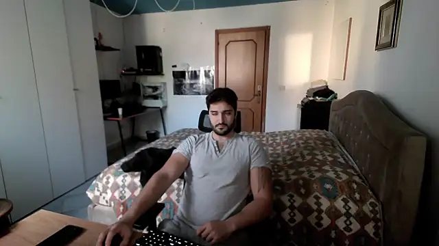 Snapshot of Alexox02 chatting on 12-21-24, 12:27 Alexox02 online show from 12-21-24, 12:27