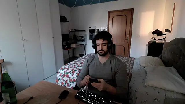 Snapshot of Alexox02 chatting on 01-02-25, 02:35 Alexox02 online show from 01-02-25, 02:35