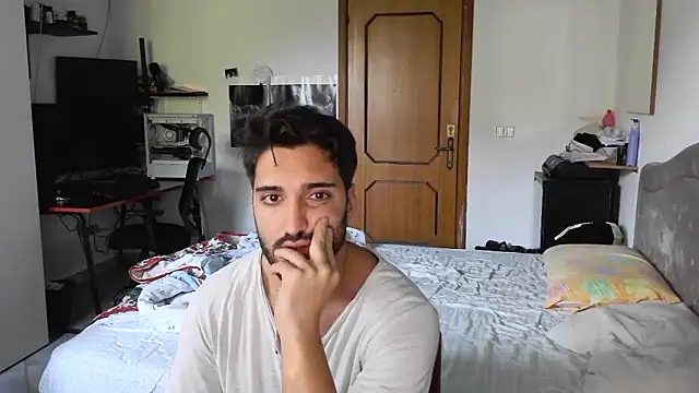 Snapshot of Alexox02 chatting on 10-22-25, 07:19 Alexox02 online show from 10-22-25, 07:19