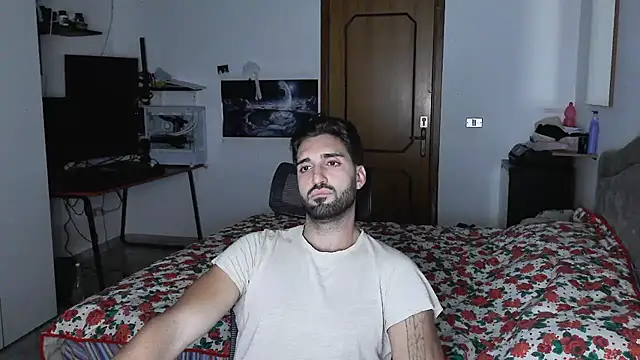 Snapshot of Alexox02 chatting on 10-29-25, 07:04 Alexox02 online show from 10-29-25, 07:04