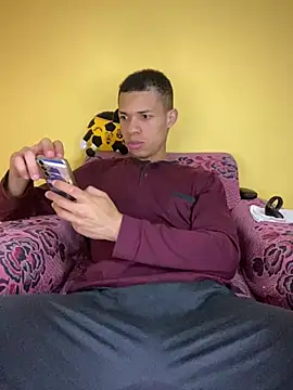 MoiseXxx 777 online show from 02-11-25, 07:12