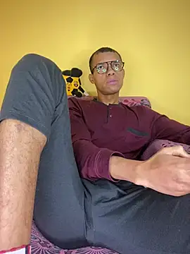 MoiseXxx 777 online show from 03-18-25, 09:52