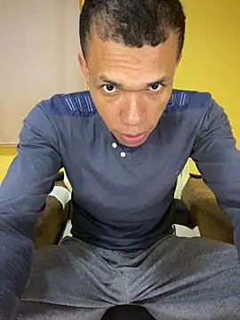 MoiseXxx 777 online show from 09-10-25, 07:08