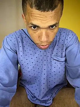 MoiseXxx 777 online show from 10-05-25, 01:04