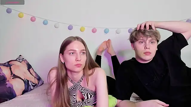 Snapshot of Emily_and_Ilumi chatting on 12-27-24, 07:46 Emily and Ilumi online show from 12-27-24, 07:46