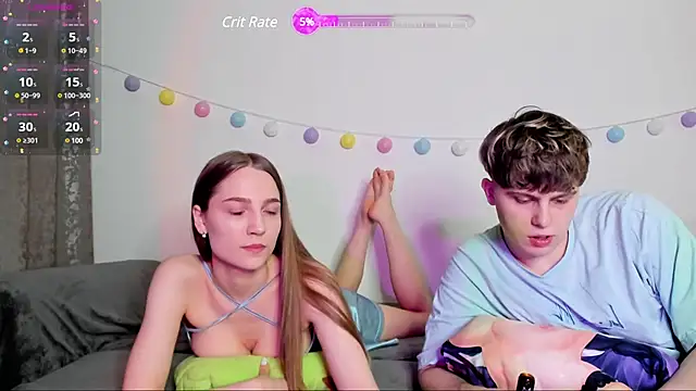 Snapshot of Emily_and_Ilumi chatting on 01-07-25, 01:28 Emily and Ilumi online show from 01-07-25, 01:28