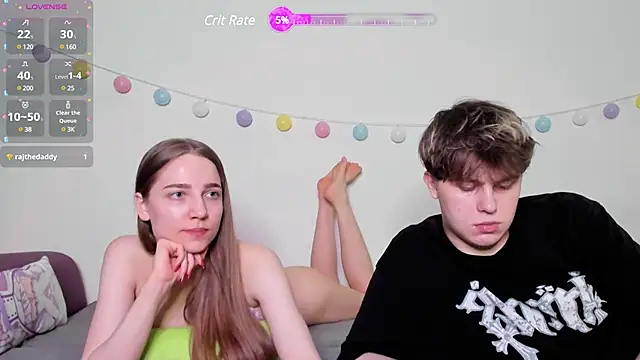 Snapshot of Emily_and_Ilumi chatting on 02-15-25, 09:59 Emily and Ilumi online show from 02-15-25, 09:59