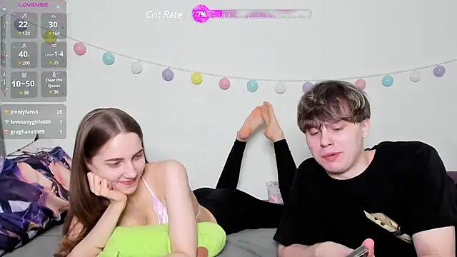 Snapshot of Emily_and_Ilumi chatting on 02-19-25, 12:14 Emily and Ilumi online show from 02-19-25, 12:14