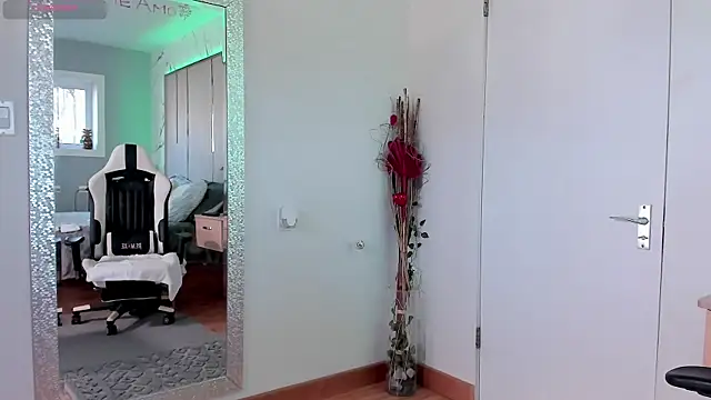 Jadeh Williams02 online show from 03-09-25, 09:36