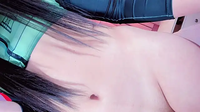 Snapshot of andrea_alvarz chatting on 02-05-25, 08:21 andrea alvarz online show from 02-05-25, 08:21