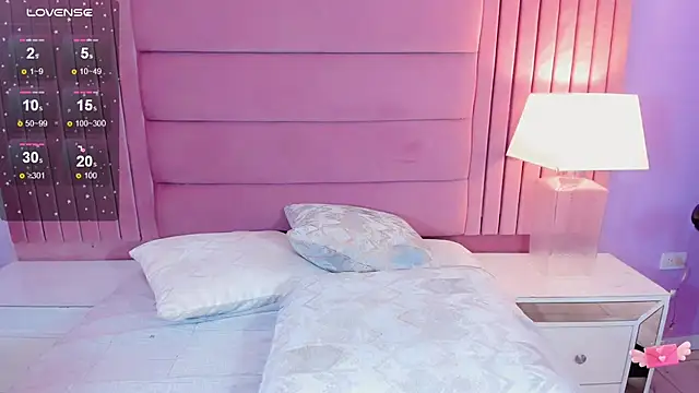 Snapshot of andrea_alvarz chatting on 02-15-25, 08:44 andrea alvarz online show from 02-15-25, 08:44