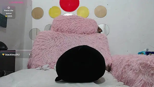 EVAHOTXX online show from 02-04-26, 05:08