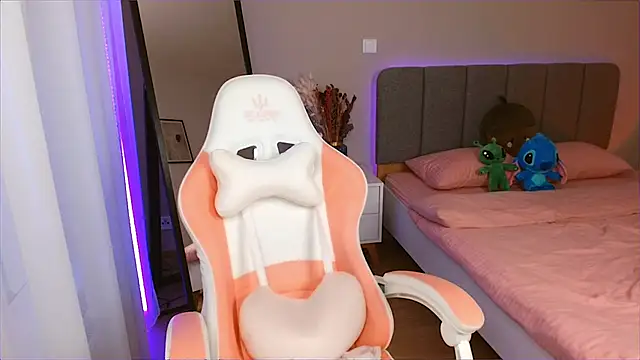 Snapshot of Mrs_Tory chatting on 02-09-25, 06:33 Mrs Tory online show from 02-09-25, 06:33