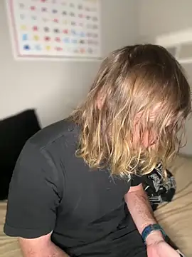 Snapshot of 4kUsh2Fashion0 chatting on 01-21-25, 12:15 4kUsh2Fashion0 online show from 01-21-25, 12:15