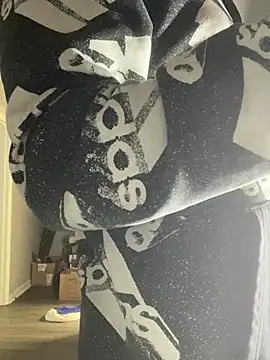 Snapshot of 4kUsh2Fashion0 chatting on 03-06-25, 03:56 4kUsh2Fashion0 online show from 03-06-25, 03:56