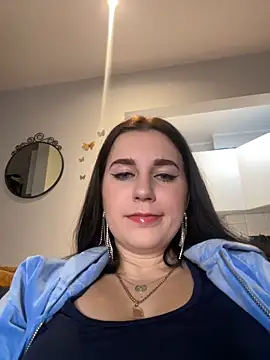 Teylor Love online show from 12-18-24, 03:55