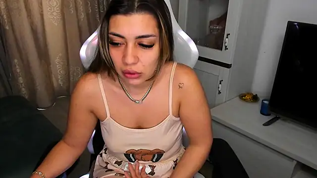 Snapshot of EveEvian chatting on 01-31-25, 10:52 EveEvian online show from 01-31-25, 10:52