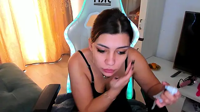 Snapshot of EveEvian chatting on 02-21-25, 11:11 EveEvian online show from 02-21-25, 11:11