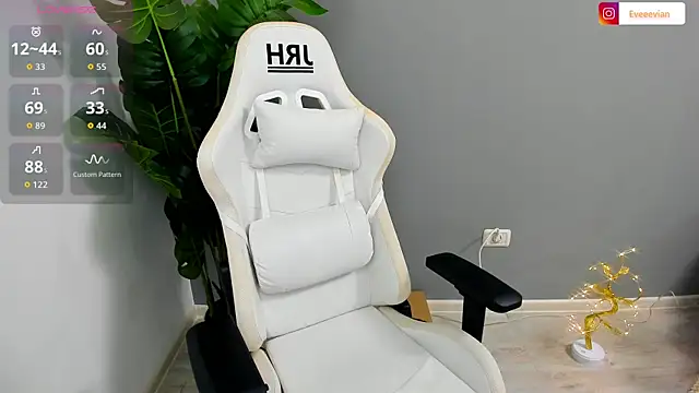 EveEvian online show from 02-13-26, 01:51