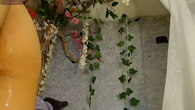 Snapshot of Cloe_Leee chatting on 11-26-25, 06:25 Cloe Leee online show from 11-26-25, 06:25