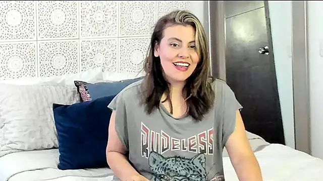 Snapshot of V_monse chatting on 12-27-24, 07:03 V monse online show from 12-27-24, 07:03