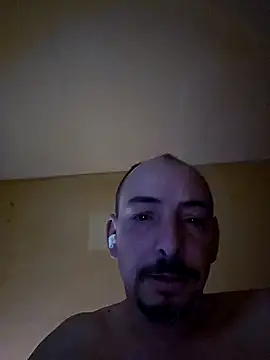 Snapshot of antoniox1978 chatting on 03-10-25, 04:57 antoniox1978 online show from 03-10-25, 04:57