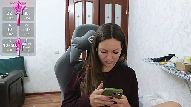 Nelly Fischer online show from 12-10-24, 01:22