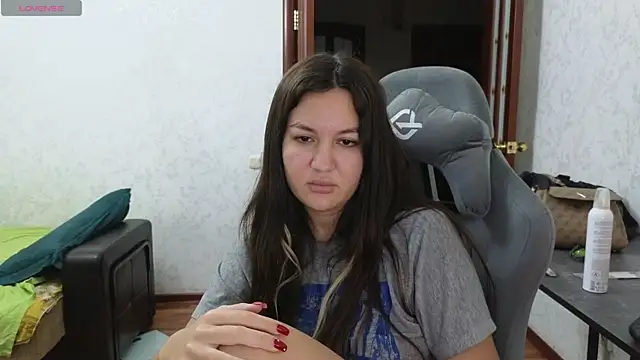 Nelly Fischer online show from 03-09-25, 08:21