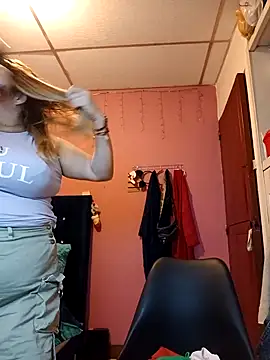 EllisW8 online show from 02-04-25, 10:32